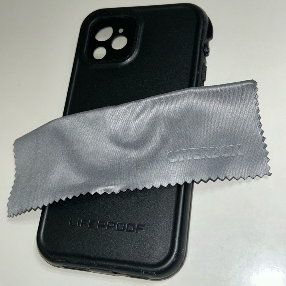 iPhone 12 Lifeproof case